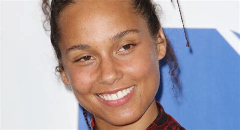 Alicia Keys Without Makeup Celebrity In Styles