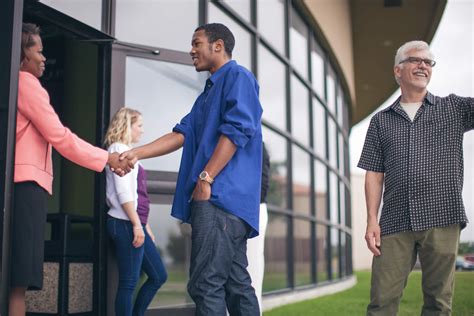 4 Traits Of Great Greeters Ministry Pass