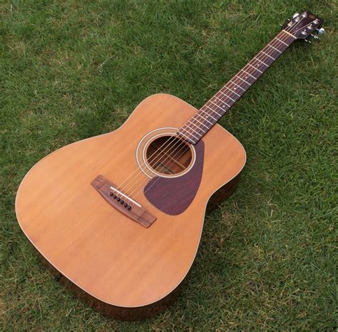 Vintage 1972 Yamaha FG 200 Dreadnought Acoustic Guitar Hard Case