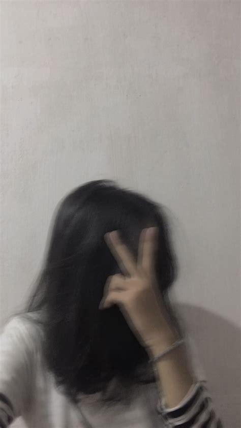 𝒜𝑒𝓈𝓉𝒽𝑒𝓉𝒾𝒸 𝑔𝒾𝓇𝓁 🎡 profile picture for girls blurred aesthetic girl mirror shot face aesthetic