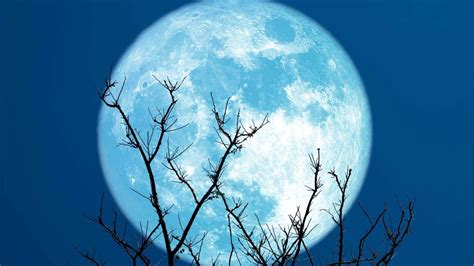 La mejor hora para ver la Superluna Azul en España rituales para la