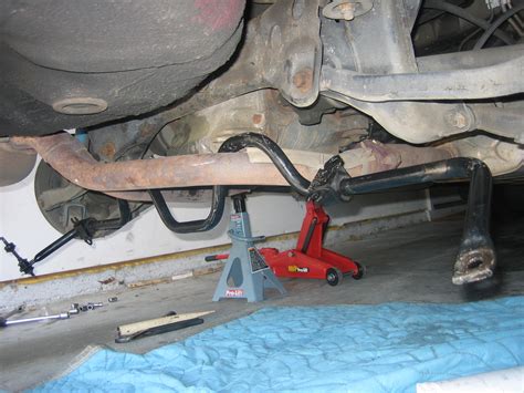 Do It Yourself Rear Sway Bar Installation On An Infiniti Q45