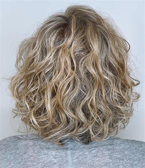 50 Absolutely New Short Wavy Haircuts For 2024 Hair Adviser
