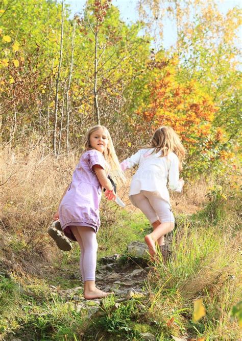 Little Kids Girls Walking Barefoot Stock Image Image Of Hill Blond