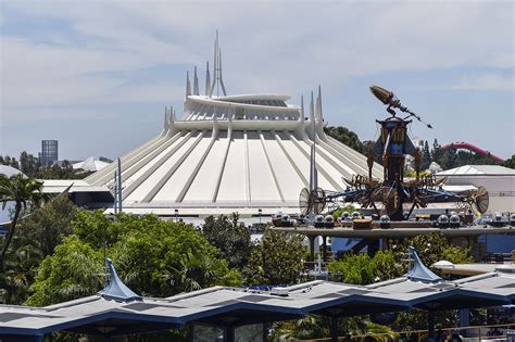 Visitor Climbs Off Disneylands Space Mountain During Ride