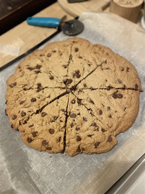 Homemade Cookie Pizza😋🍪🍕 Riate