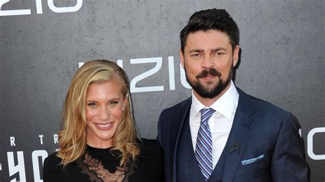 The couple made waves in portland, oregon, in november when she took him home to meet her parents. The Truth About Katee Sackhoff And Karl Urban's Split