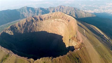 Inhaltsverzeichnis 1 vesuv der gefährlichste vulkan der welt 6 wann genau bricht der vesuv aus? Neue Archäologie-Dokus in ZDFinfo zu Pompeji und Pyramiden ...