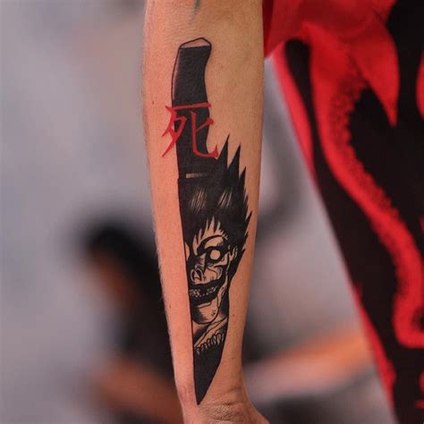 What is really striking is the composition, how the content was placed to fit the canvas and focus on the. Deathnote Ryuk Tattoo by @ruddeluca @satatttvision | Anime ...