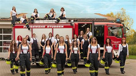 „calendar Girls“ Aus Beverstedt Werben Für Mehr Frauen Bei Der Feuerwehr Niedersachsen