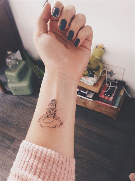 Alice In Wonderland Tattoo Wonderland Tattoo Tattoos Disney Tattoos