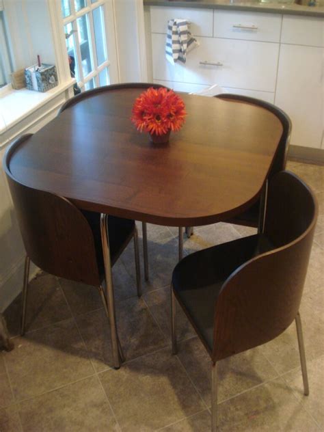 There is such a variety of styles, colors, and variations, outfitting the kitchen or dining room with complementary kitchen furniture is lots of fun. Design on a Budget