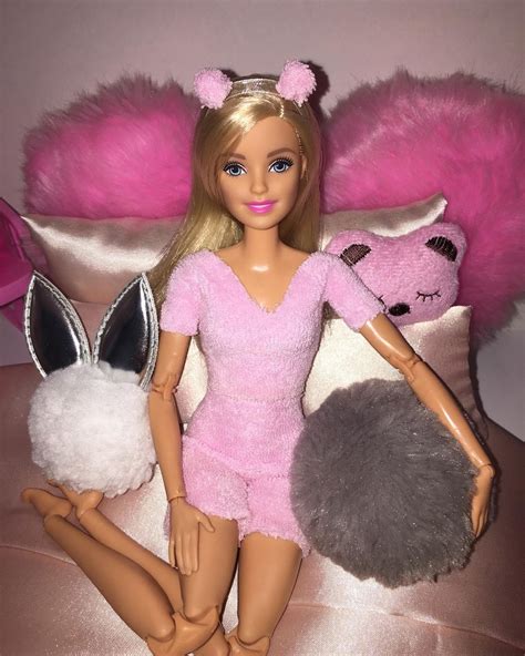 good night 💖 🌝 barbie pink barbie and ken barbie tumblr miniature cake barbie fashionista