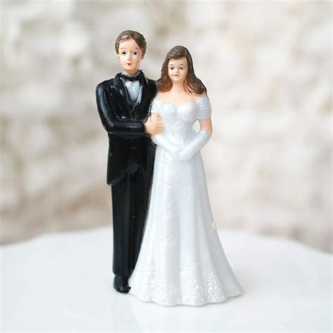 Bride And Groom Couple Figurine Cake Topper Light Complexion W Brown