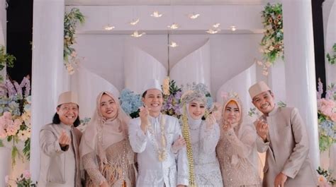 5 Potret Menantu Mastur Istri Pule Yang Cantik Dan Anggun Nikah Pakai