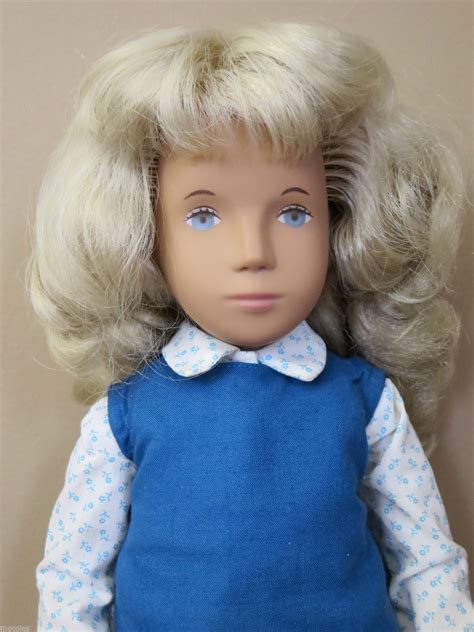 Close Up Of 16 Vinyl Sasha Blonde Tunic Doll United Kingdom 1985 86