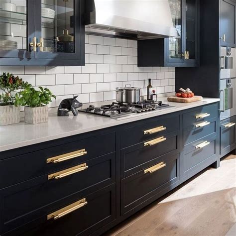 And while we ve seen the hue take shape in dramatic navy dining rooms and beachy baby blue bedrooms the color lends itself particularly well to the heart. +30 Choosing Good Navy Blue Kitchen Cabinets Paint Colors ...