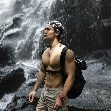 Mrvvip On Twitter Sebastian Teti Shirtless On Waterfall Trip Selebwatch