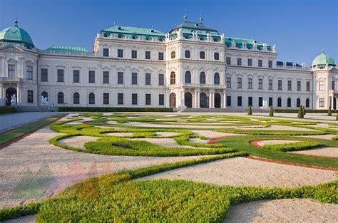 The upper belvedere normally opens every day from 10:00 until 18:00 o'clock. austrianimages.com | ÷sterreich, Wien, Schloss Belvedere ...