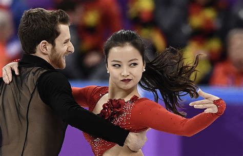 Ice Dancer Expertly Plays Off Wardrobe Malfunction During Olympics