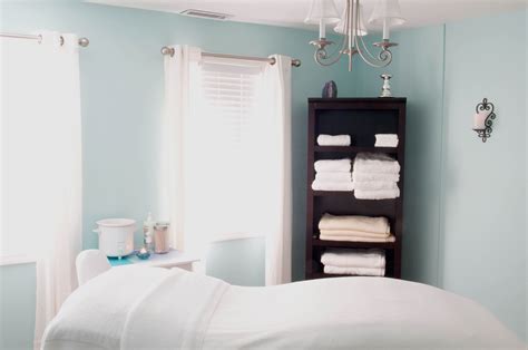 Long Island Island Blue Massage Room Decor Massage Therapy Rooms Blue Water Spa Spa Room