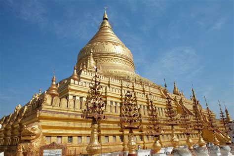 Shwezigon Pagoda Bagan Myanmar Stock Image Image Of Historic