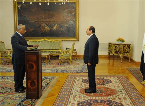 ويزور عباس كامل وبرفقته وفد مصري رفيع المستوى قطاع غزة، للتشاور حول آخر المستجدات بعد العدوان الإسرائيلي الأخير، حيث استعد لاستقباله رئيس المكتب السياسي لحركة. اللواء عباس كامل يؤدى اليمين الدستورية رئيسا للمخابرات ...