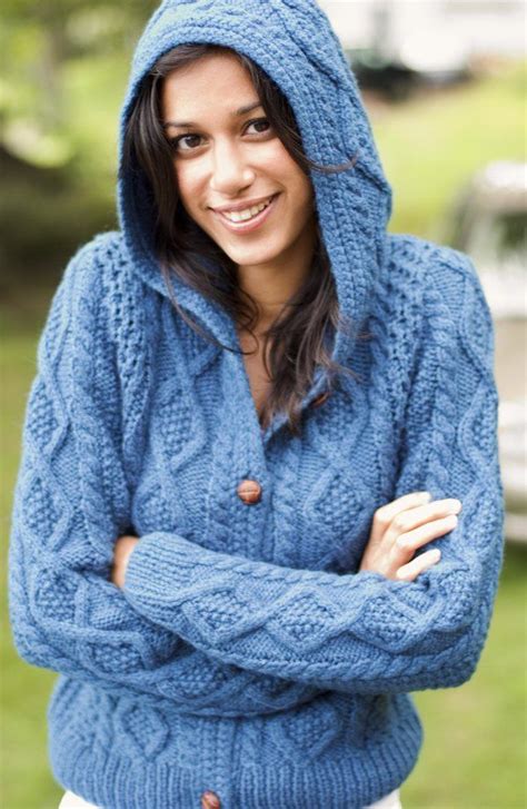 How To Knit A Hood On A Sweater Ehow Hooded Scarf Pattern Hoodie
