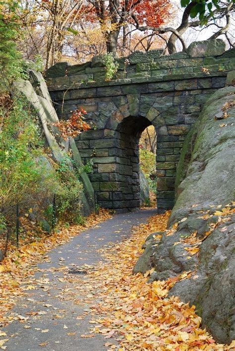 Stone Bridge Arch In Autumn At New York Citys Central Park Beautiful