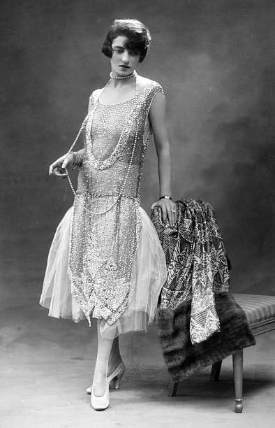 People Fashion Pic 1926 Young Woman In The Evening Wear Fashion Of