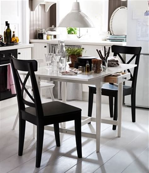 Mesas altas perfectas para desayunar que alegran la vista mientras te tomas el café por la mañana. Mesas de cocina baratas de Ikea redondas extensibles y de ...
