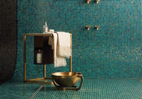 Votre salle de bains moderne. Mosaïque salle de bain verte et idées pour les autres pièces