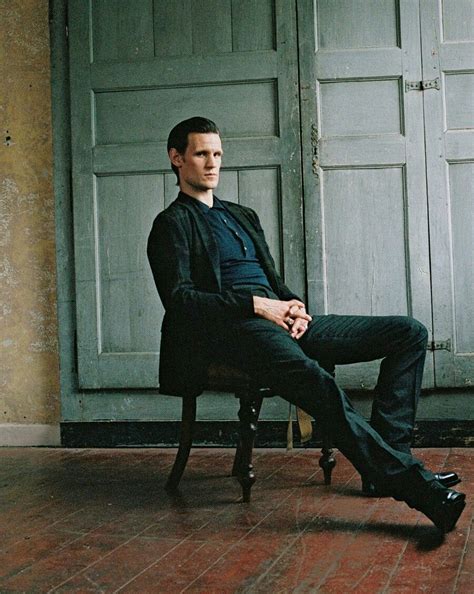 Elizabetta si oppone al protocollo e incarica filippo di coordinare l'incoronazione, ma le idee del principe sono fonte di tensione. Pin di Ed su Доктор Кто Doctor Who