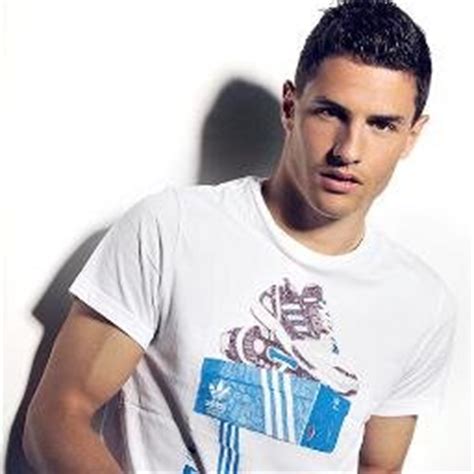 Highlights from swiss international fabian schär during the 2018/19 season. fmforums > Swiss
