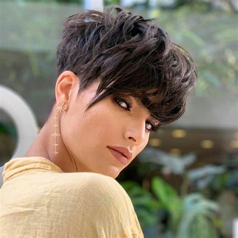 10 Stylish Short Haircuts And Short Hair Styles For Women Pop Haircuts