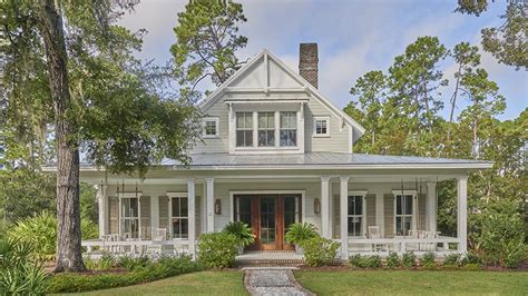 Modern Farmhouse Was The Most Popular Home Style Of 2020—5 Inspiring