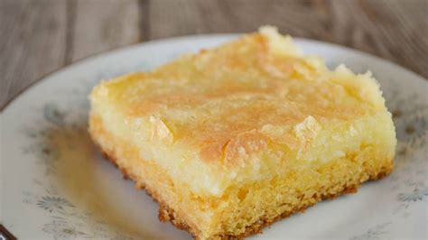 Tastes wonderful if served with a small scoop of vanilla ice cream. Duncan Hines Honey Bun Cake Recipe - Honey Bun Cake Deepfriedhoney