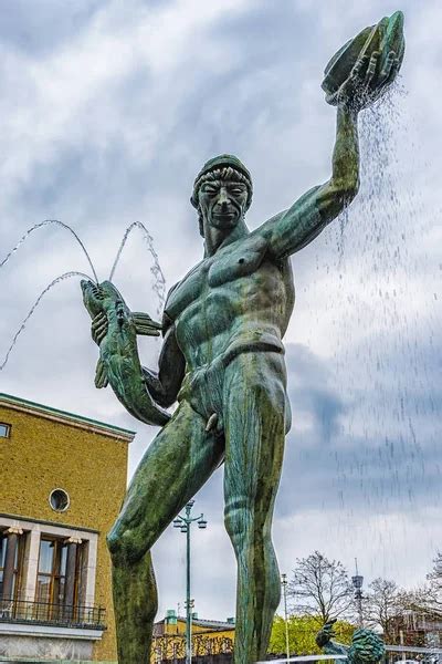 Iconic Statue Poseidon Gotaplatsen Goteborg Swede Fotografía De Stock
