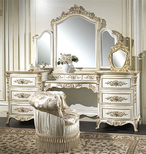 Casa Padrino Luxus Barock Schlafzimmer Set Weiß Gold 1 Schminkkommode And 1 Spiegel And 1 Sessel