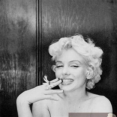 Marilyn Monroe L Album Del Fan Club Marilyn Monroe Fotografia Di Bellezza Fotografia Pose