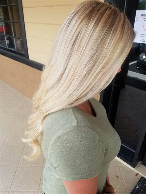 Try platinum blonde hair shade if you want to stand out from the crowd. Bright blonde highlights + lowlights | Hellblonde haare ...