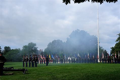 Presidential Salute Battery Conducted An Army Full Honors Flickr