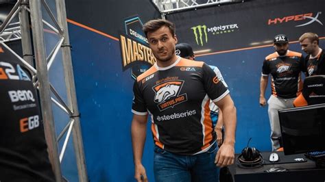 Pasha Returns To Competitive Csgo With Liquid Biceps