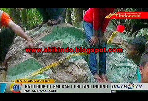 Batu ini berdaing dalam kejuaraan internasional. akikindo: Batu Giok Aceh terbesar 20 ton
