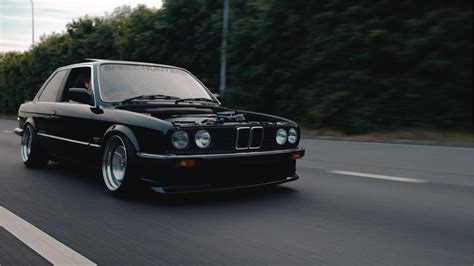 BMW E30 with turbo'd M50 in 4k | I Love Bass - YouTube
