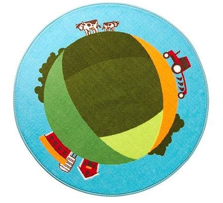 10 tapetes con doble función, la de alfombras infantiles para jugar y a la vez decorar su cuarto. Alfombras infantiles de Ikea