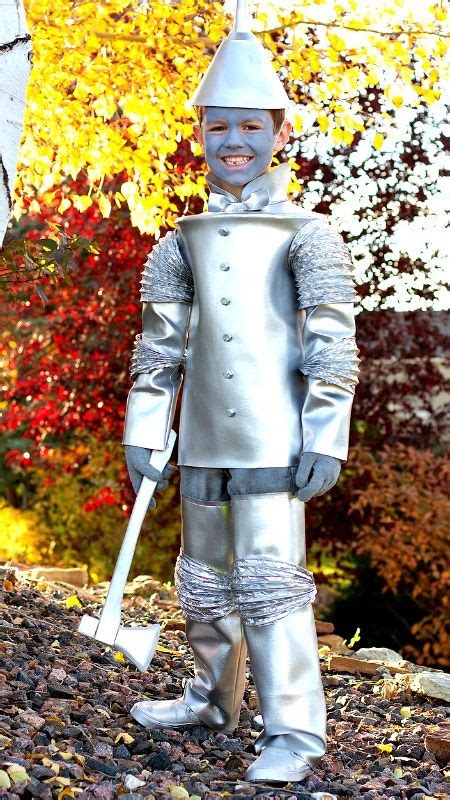 The body is a laundry basket covered in a scrape piece of fabric held together by duct tape. The TIN MAN (…from 'Wizard of Oz') | Tin man costumes, Diy tin man costume, Tin man halloween
