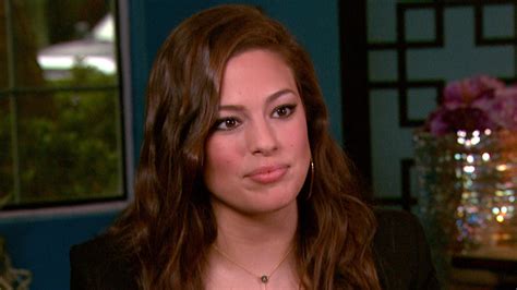 Ashley Graham Gets Fake Body Shamed To See How Bystanders React On