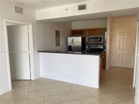 1 Glen Royal Pky Unit 705 Miami Fl 33125 Condo For Rent In Miami