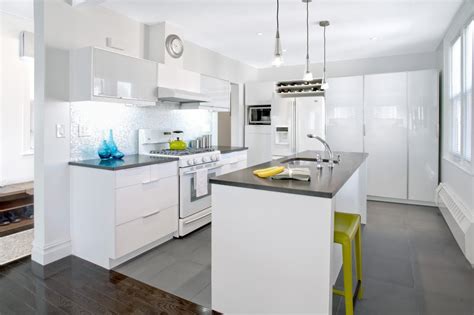 These kitchen design are looking so. Pure White interior Design Ideas